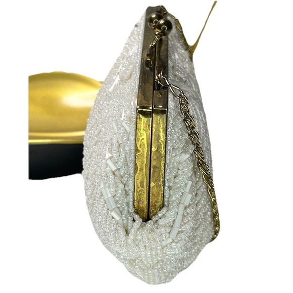 La Regale Gold Kiss-Lock Evening Bag Vtg White Beaded Clam Shell Clutch 80s Glam - Picture 2 of 9